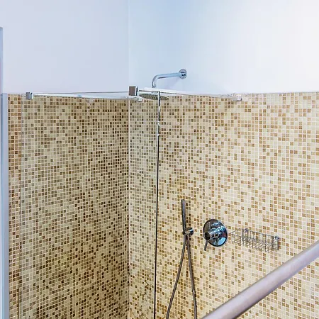 Joivy Cosy 4-bed Near Duomo Di