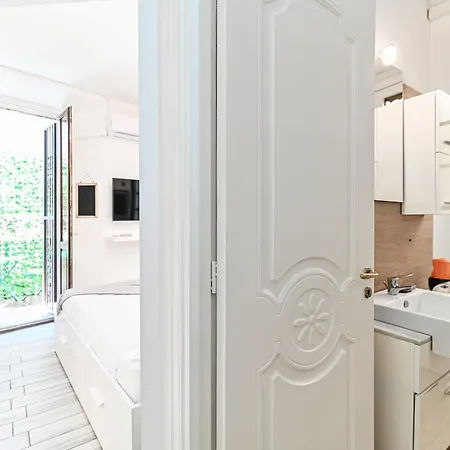 Joivy Cosy 4-bed Near Duomo Di *