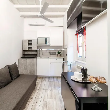 Joivy Cosy 4-bed Near Duomo Di *
