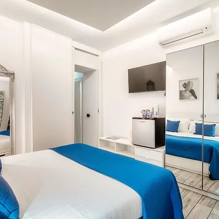 Joivy Cosy 4-bed Near Duomo Di