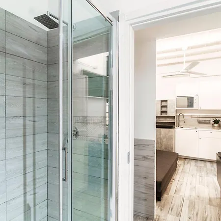 Joivy Cosy 4-bed Near Duomo Di *